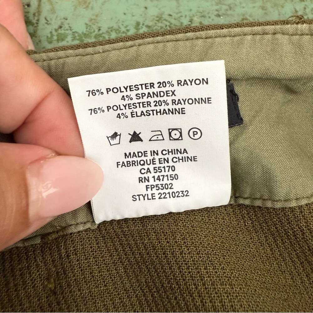 Frank and Oak The Utility Alice Straight Pant in Dark Olive Sz 6 Minimalist - Picture 12 of 16